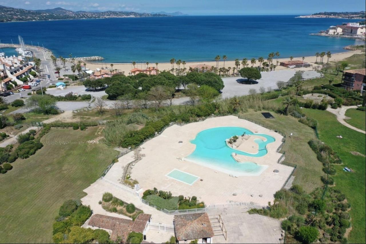 Appartement Neuf Climatise - Vue Mer Saint-Tropez - 50M Plage Et Port - Piscine Gassin Exteriör bild