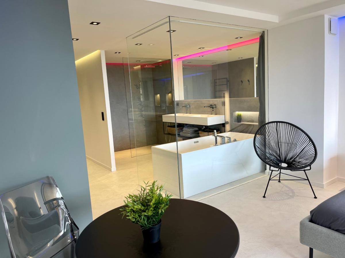 Appartement Neuf Climatise - Vue Mer Saint-Tropez - 50M Plage Et Port - Piscine Gassin Exteriör bild